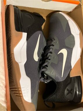 Nike
MEN'S NIKE AIR MAX ALPHA TRAINER 5
TRAINING SHOES